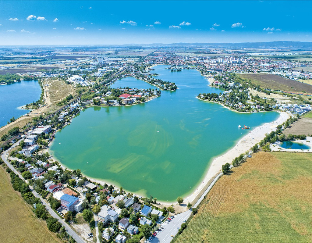 Slnečn&eacute; jazer&aacute;