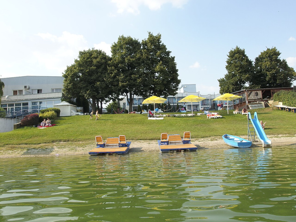 Slnečn&eacute; jazer&aacute;